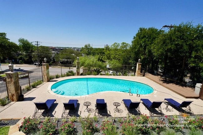 Building Photo - 1616 W 6th St