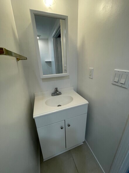 Building Photo - 6439 Graves Ave