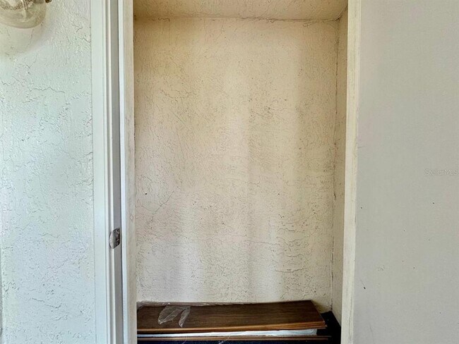 Building Photo - 3323 Crystal Ct E