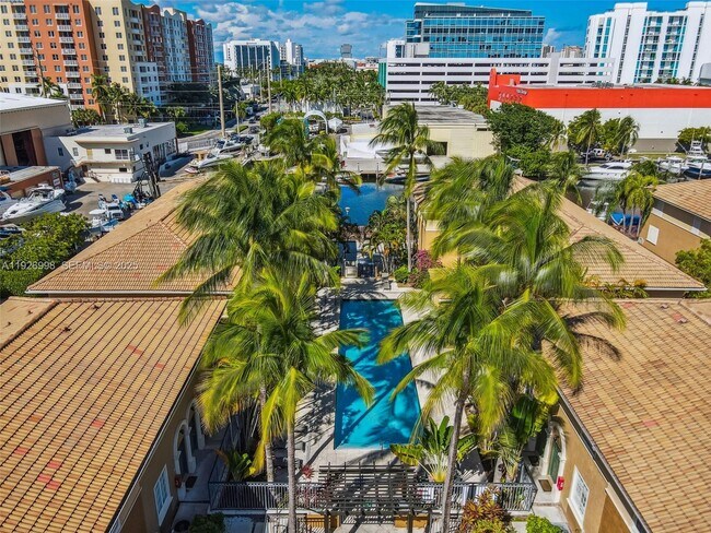 Building Photo - 2945 NE 185th St