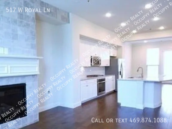 Building Photo - 517 W Royal Ln