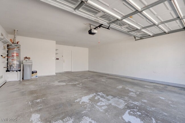 Building Photo - 2079 Poppywood Ave