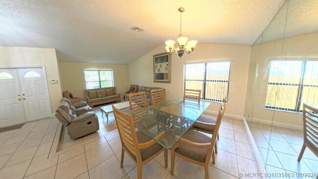 Building Photo - 13484 Jonquil Ct