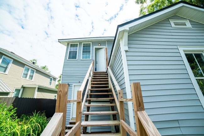 Building Photo - 107 N 13th St