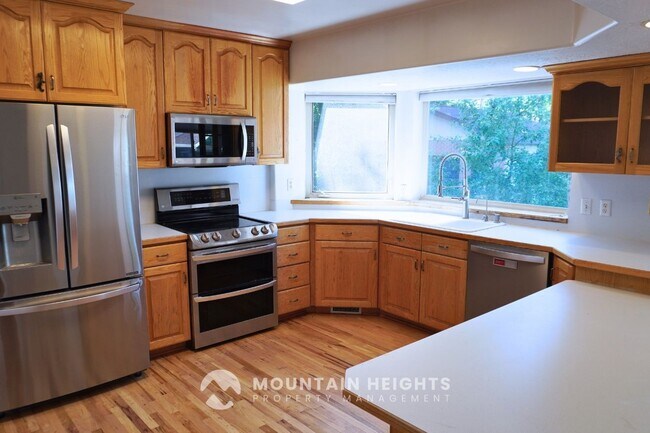 Building Photo - 2784 E Delsa Dr