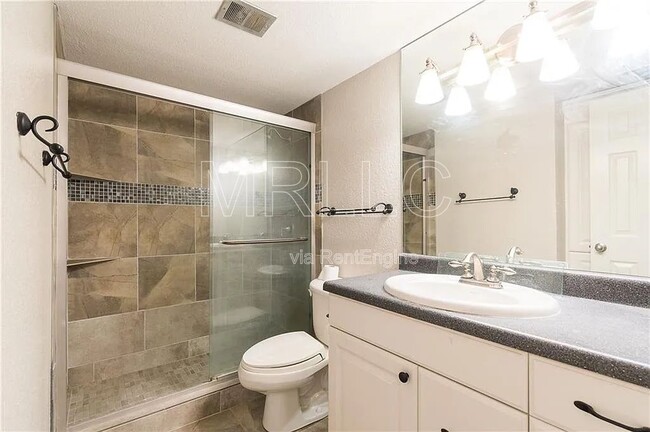 Building Photo - 4012 Ridglea Country Club Dr