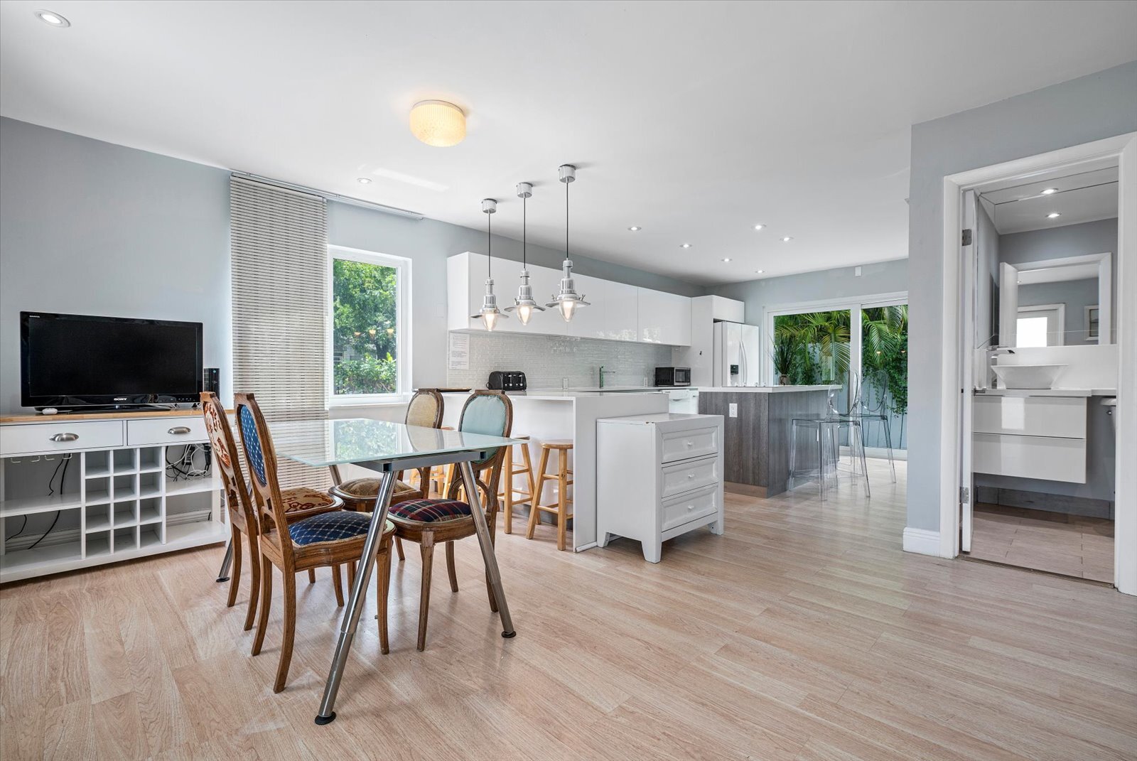 Building Photo - 100 NW 40th St