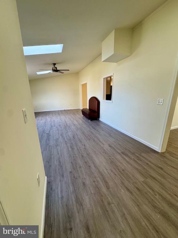 Building Photo - 1040 Springhill Way