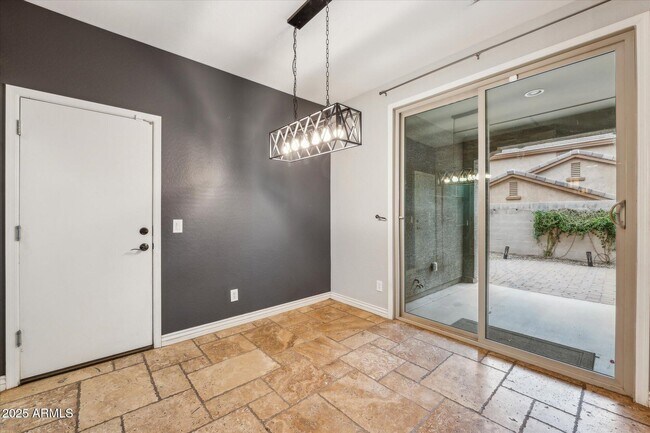 Building Photo - 7351 W Palo Brea Ln