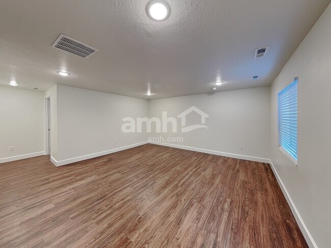 Building Photo - 11128 S Seagrass Dr