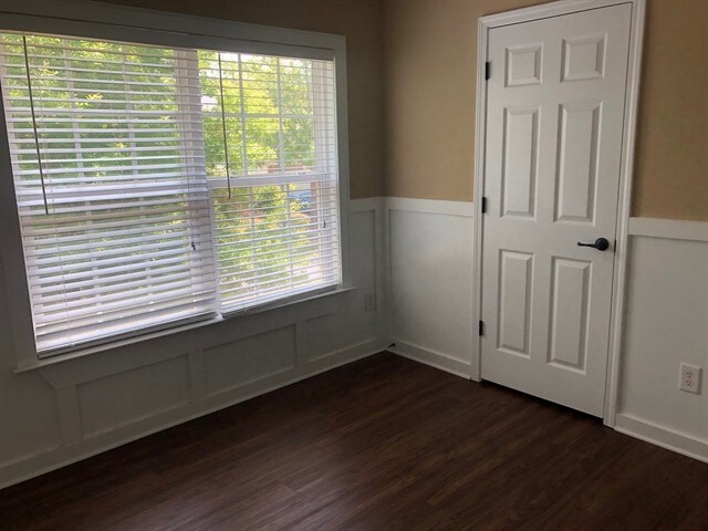 Building Photo - 10004 Barrands Ln