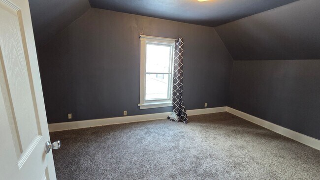 Building Photo - 2 bed 2bath home