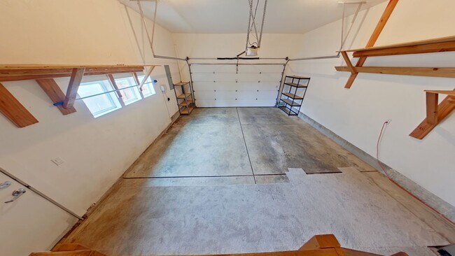 Building Photo - South Eugene Modern Home