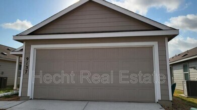 Building Photo - 9137 Navarro Vis