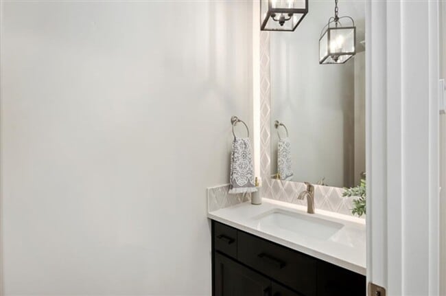 Building Photo - BRAND NEW HOME!!  4 Bedrooms, 3 Baths, Large Open Floor Plan!  Perfect Location, Must See!