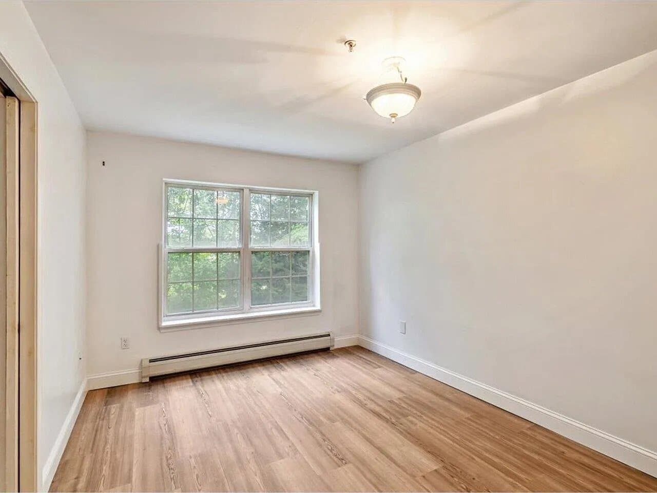 Building Photo - 301 Hildred Dr