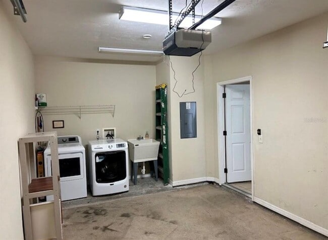 Building Photo - 542 NW 39th Rd