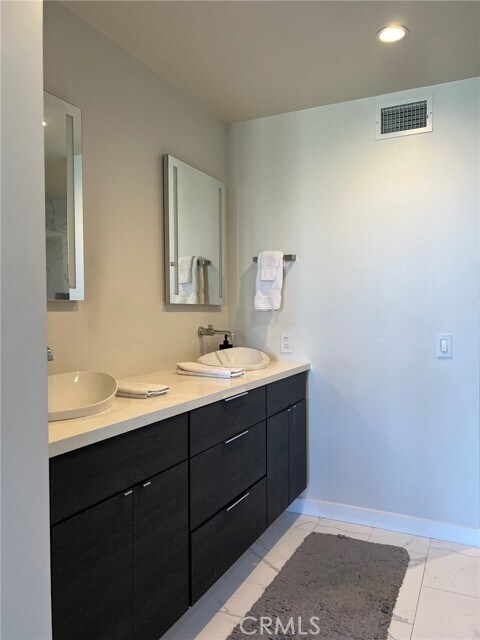 Building Photo - 87 Palm Beach Ct