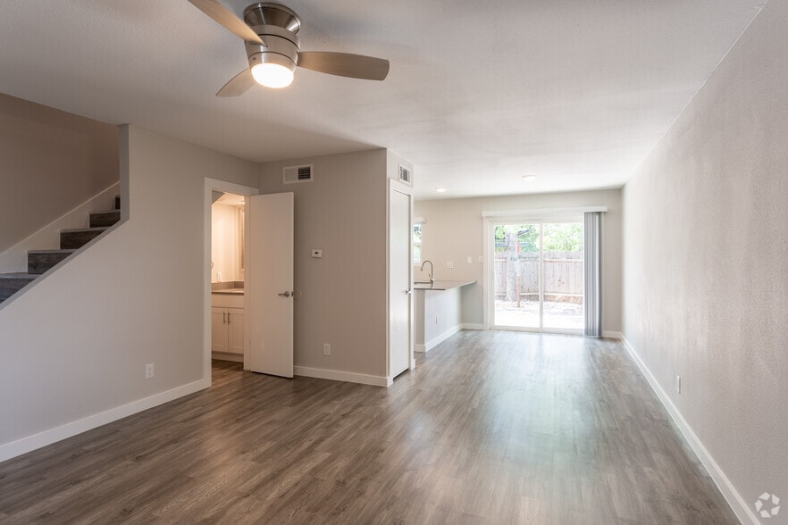 2 BR, 1.5 BA 1010 SF - Mueller Square Apartments