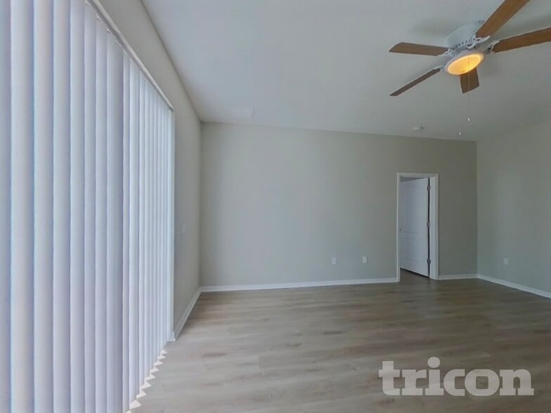 Building Photo - 5530 Sycamore Canyon Dr