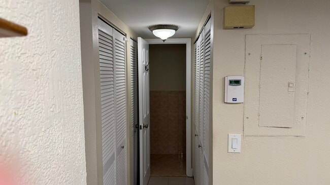Building Photo - 1114 NW 79th Dr