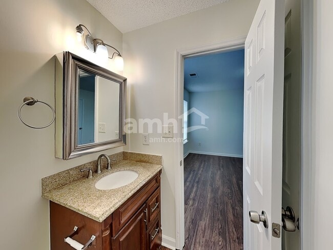 Building Photo - 14301 Blue Grass Dr