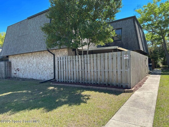 Primary Photo - 2113 Harrison St