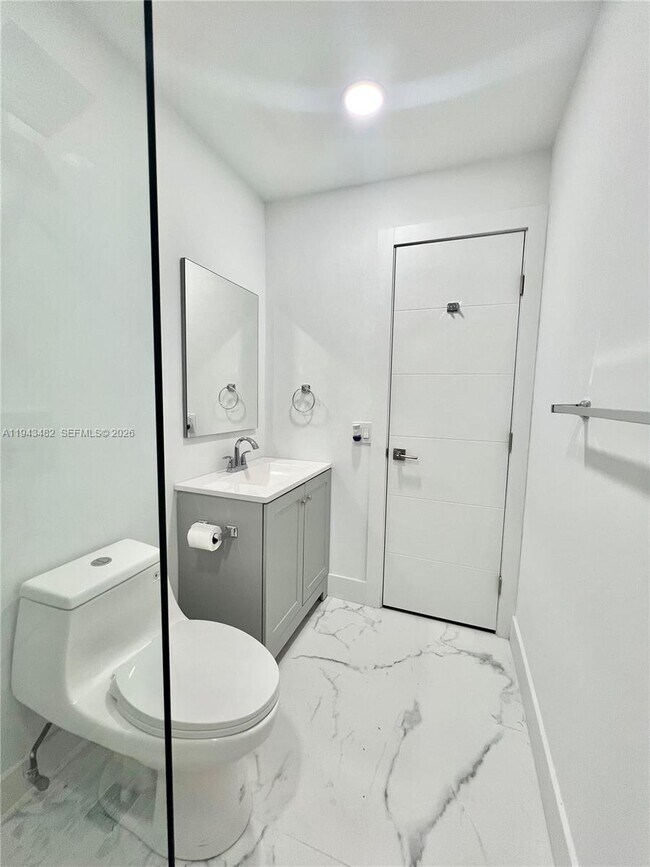 Building Photo - 641 NE 2nd St