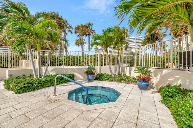 Building Photo - 4301 N Ocean Blvd