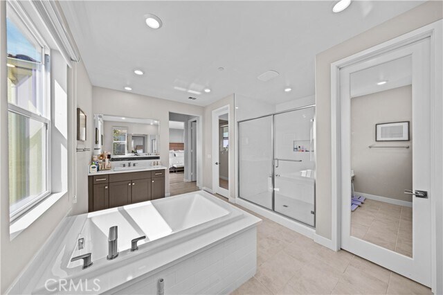 Building Photo - 539 Serrano Summit Dr