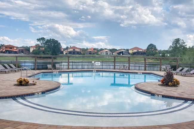 Building Photo - 525 Paloma Dr