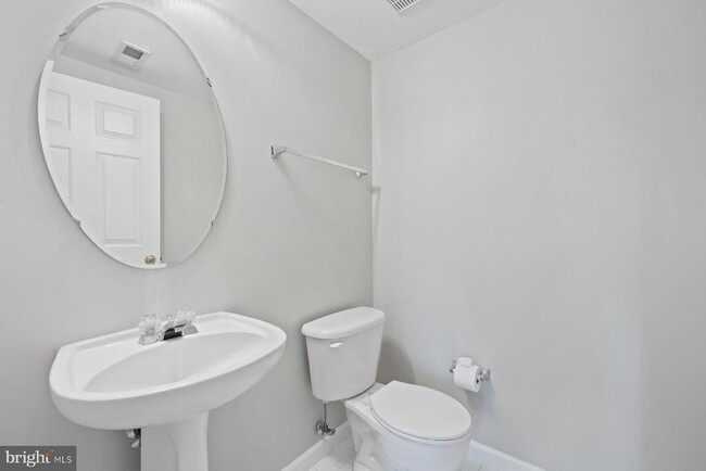 Building Photo - 726 Catts Tavern Dr