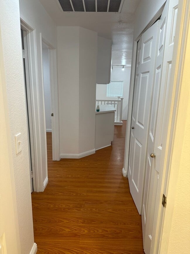 Building Photo - Stunning 3 Bed 3 Bath Duplex in Placentia with Open Floor Plan and Vaulted Ceilings.