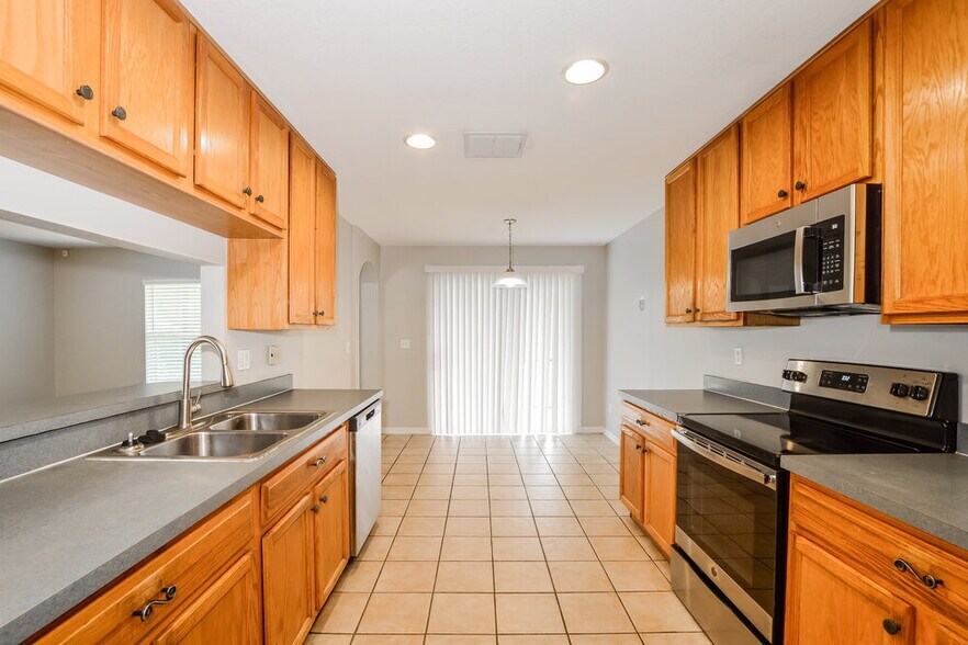 Building Photo - 13323 Briar Forest Ct