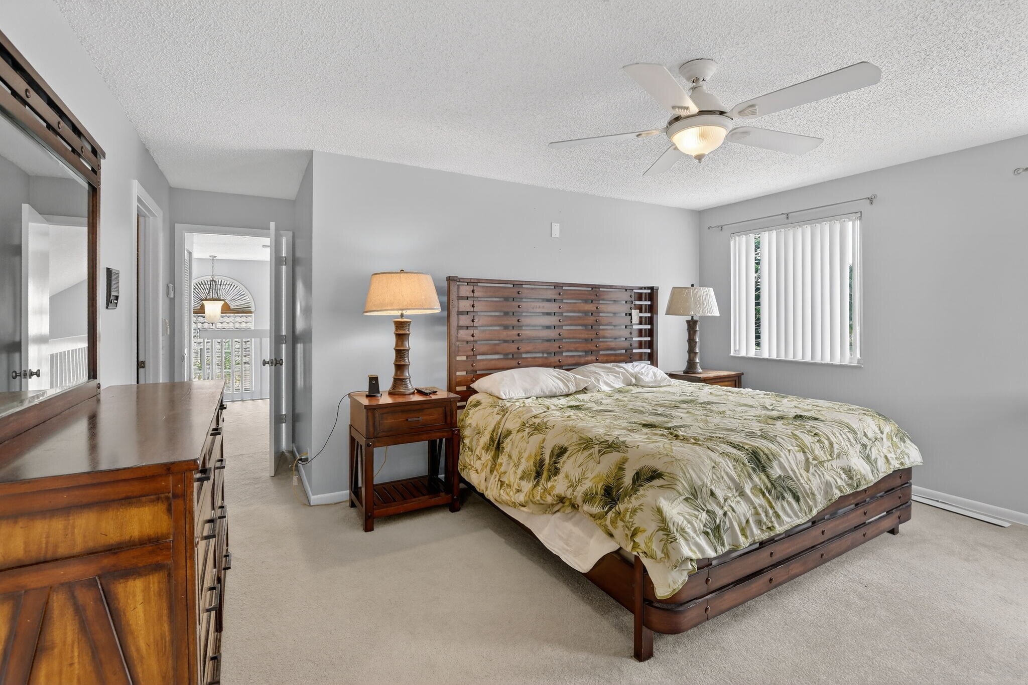 Building Photo - 9481 Oak Grove Cir