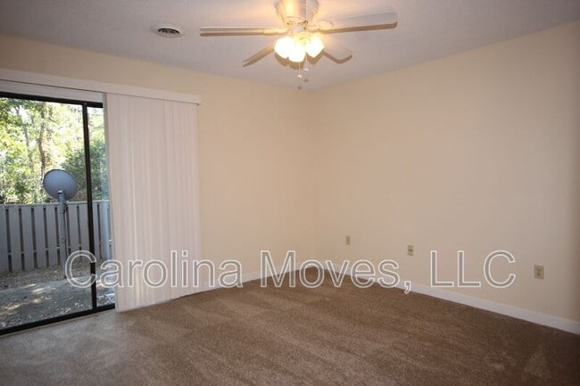Building Photo - 324 Skylark Cir