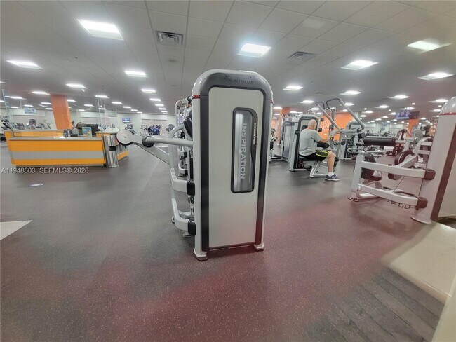 Building Photo - 196 Mansfield F