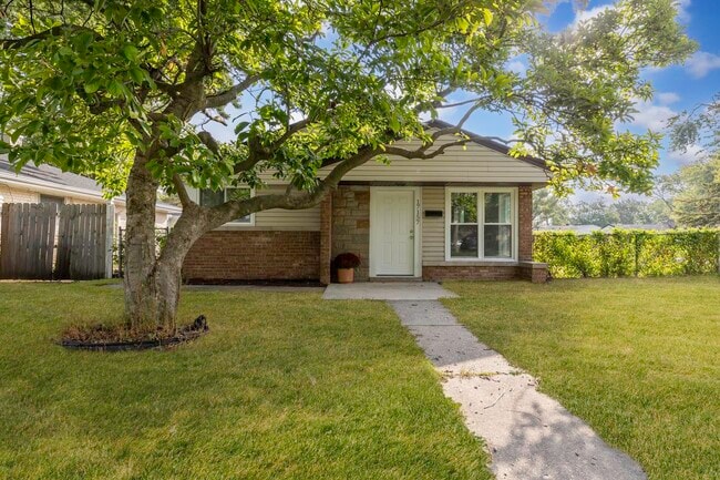 Primary Photo - 17157 Chicago Ave