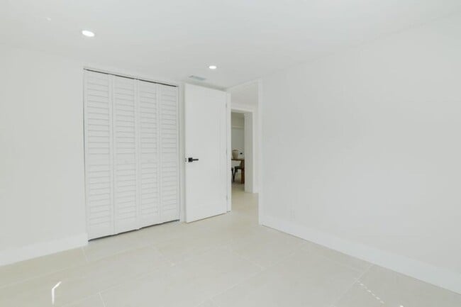 Building Photo - 4330 NE 13th Ave