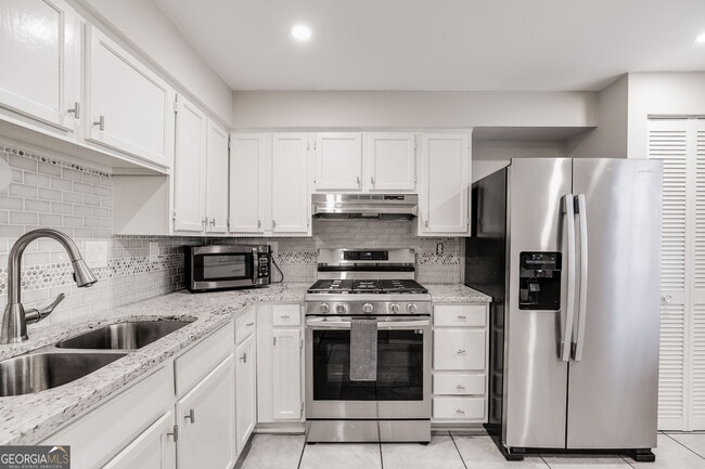 Building Photo - 6413 Wedgewood Trce