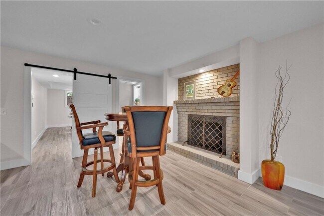 Building Photo - 225 Jayne Ellen Way