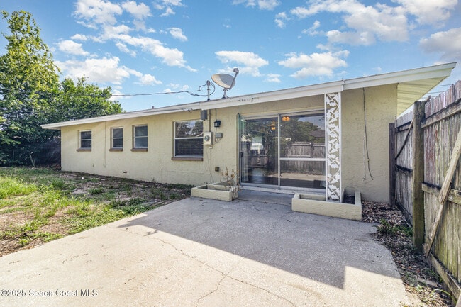 Building Photo - 870 N Carpenter Rd