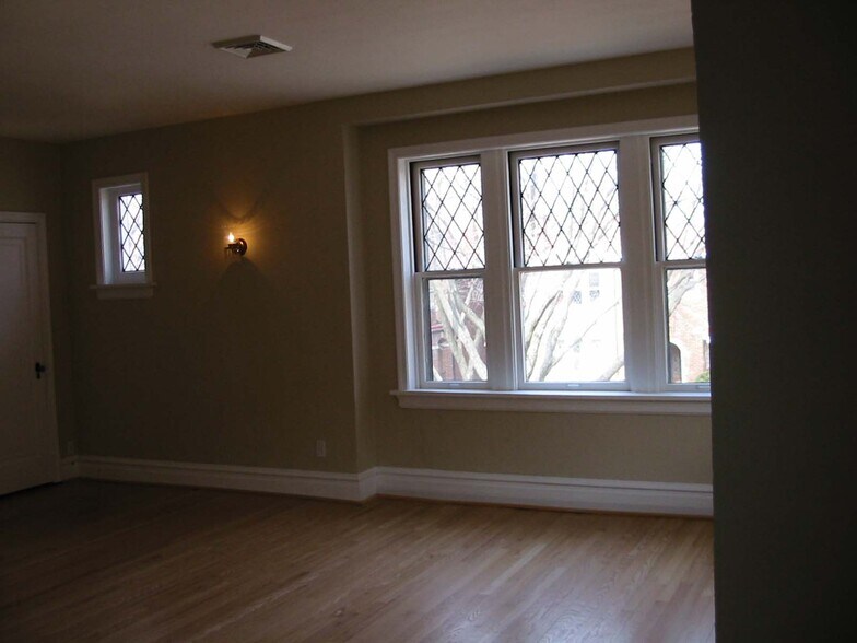 Building Photo - 7304 Lindell Blvd