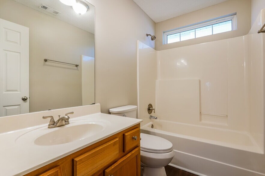 Building Photo - 7128 Legacy Dr