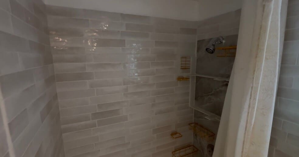 Building Photo - 272 Cambria Ct