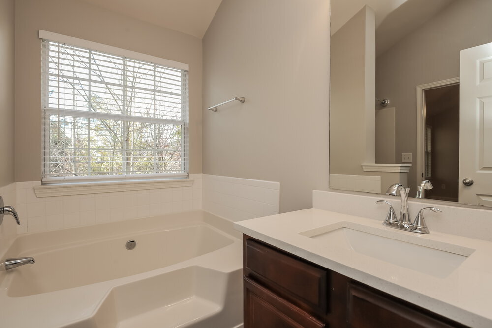 Building Photo - 414 Hidden Creek Ct