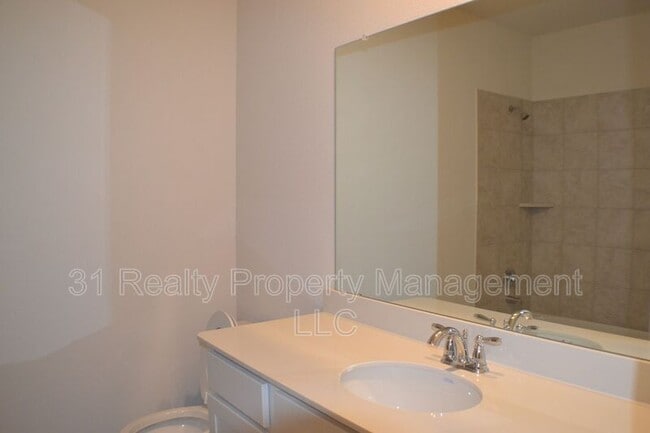 Building Photo - 6105 Cheshire St