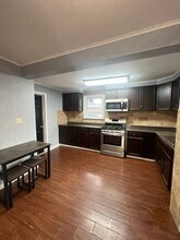 Building Photo - 1112 E Colvin St