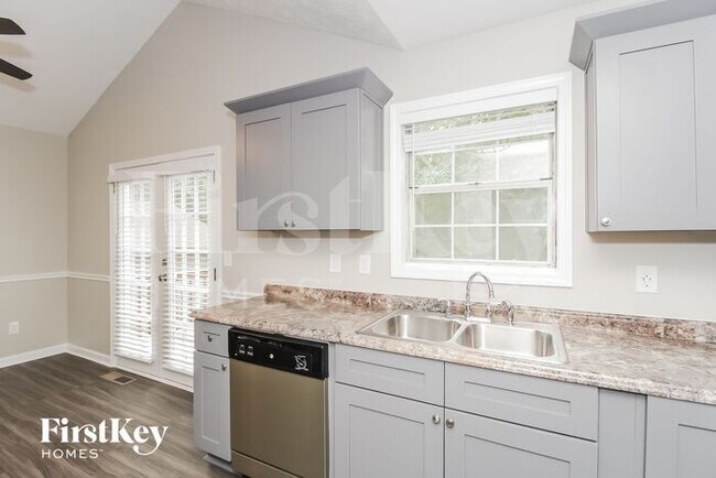 Building Photo - 4203 New Towne Dr