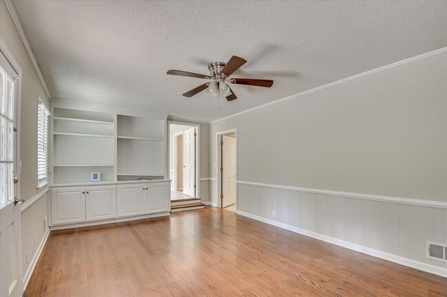 Building Photo - 986 Campbellton Dr